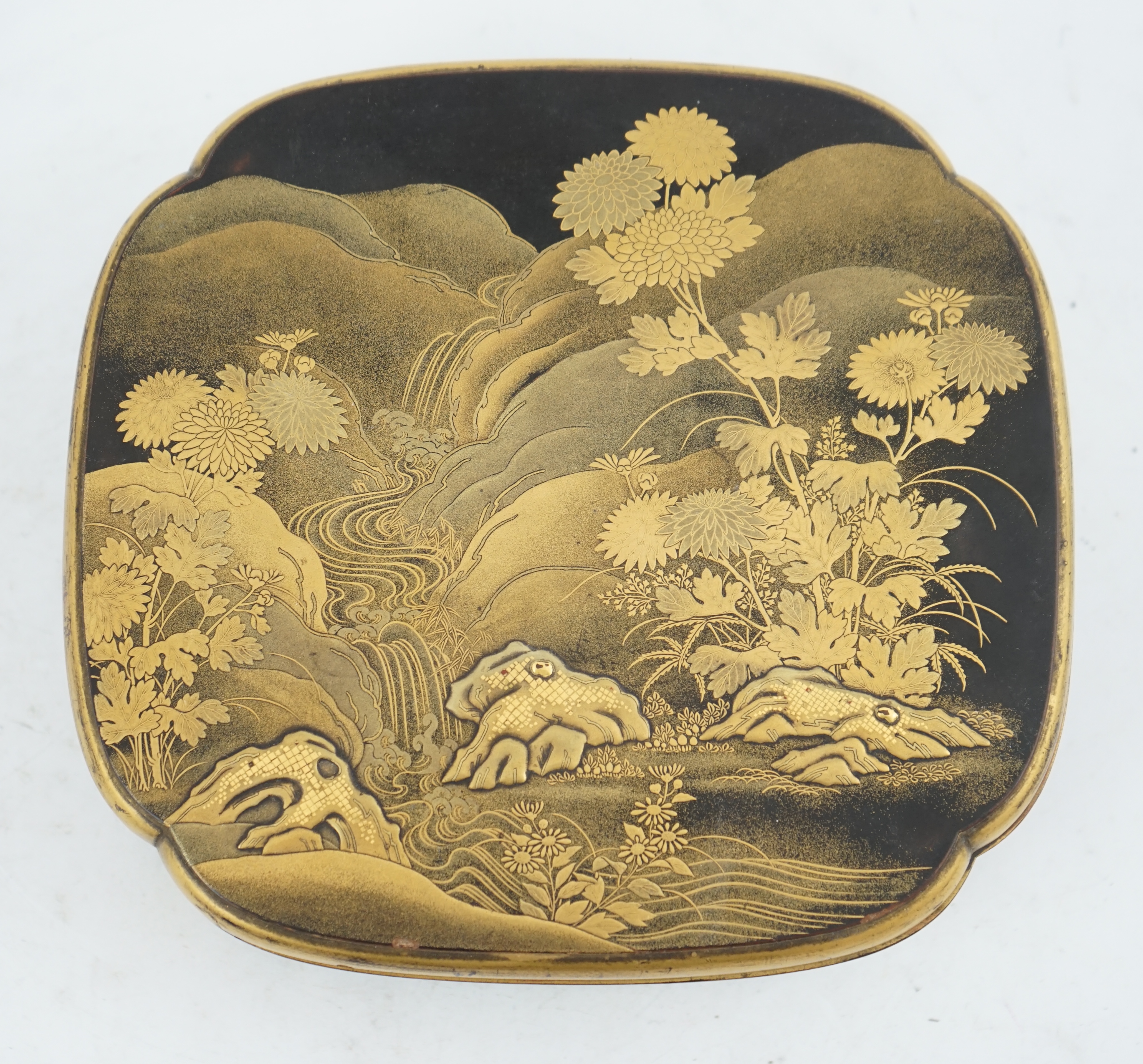 CORRECTION ONE SECTION FROM A STACKING BOX A Japanese gold lacquer kobako (box and cover), 19th century